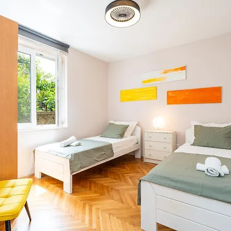 Marivo Lapad Apartment